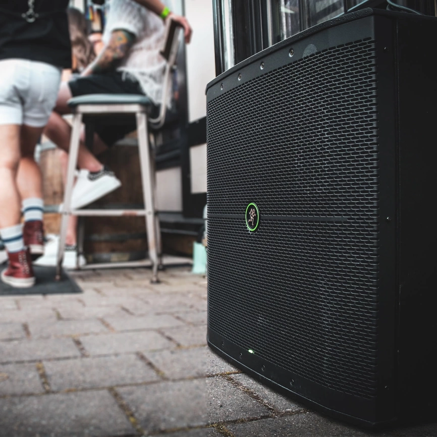 Активный сабвуфер MACKIE Thump118S фото 5