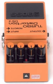 Гитарная педаль BOSS DS-2